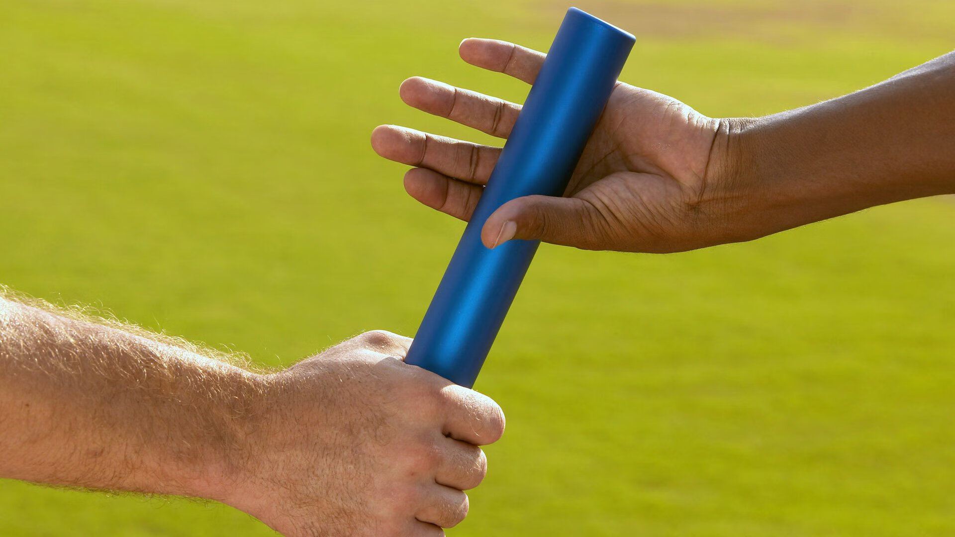 格林伍德的球场洞察力和防守稳定性，助袋鼠队取得关键胜利，格林伍德首秀